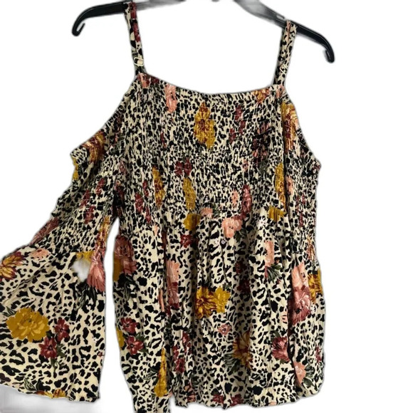 Torrid Animal Print Floral Cold Shoulder Bell Sleeve Boho Blouse Sz 1/1X(14-16) - Picture 1 of 11